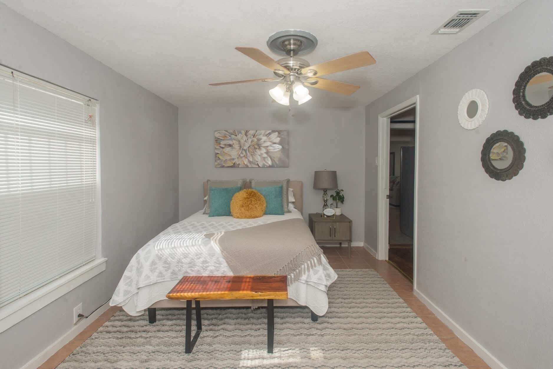 House, Multiple Beds, Patio, Garden View (Brunswick Bungalow) | 3 bedrooms, individually decorated, individually furnished, bed sheets