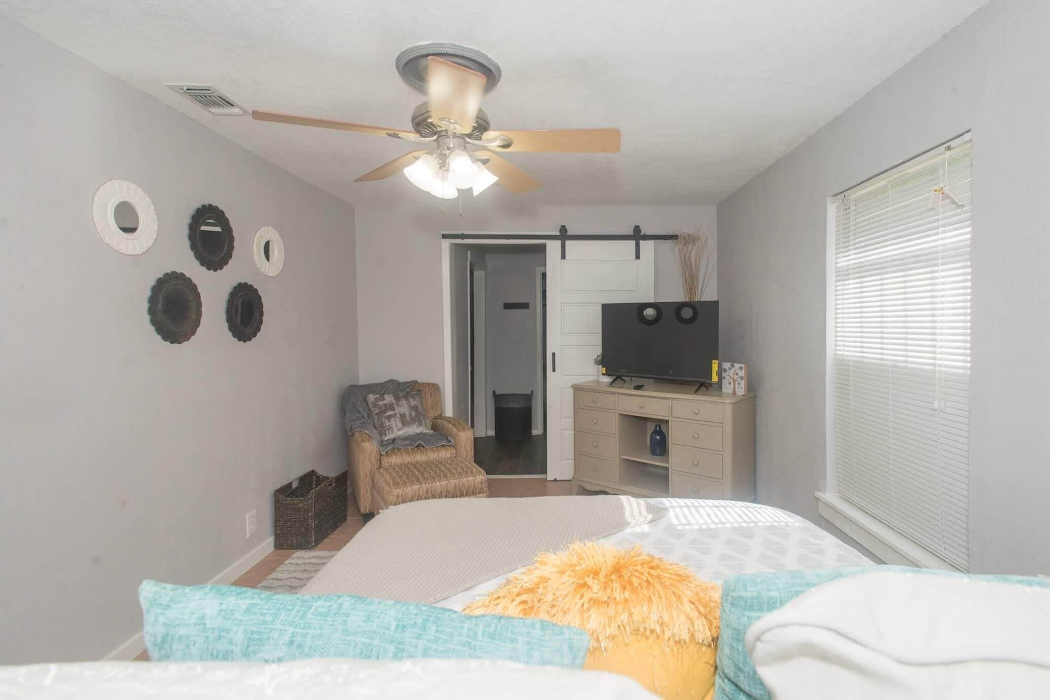 House, Multiple Beds, Patio, Garden View (Brunswick Bungalow) | 3 bedrooms, individually decorated, individually furnished, bed sheets