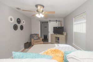 獨棟房屋, 多張床, 庭院, 花園景觀 (Brunswick Bungalow) | 3 間臥室、獨特裝潢、布置獨特、床單