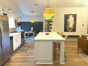 Micro-ondas, fogão, cooktop, lava-louças