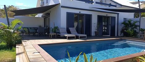 Outdoor pool, a heated pool