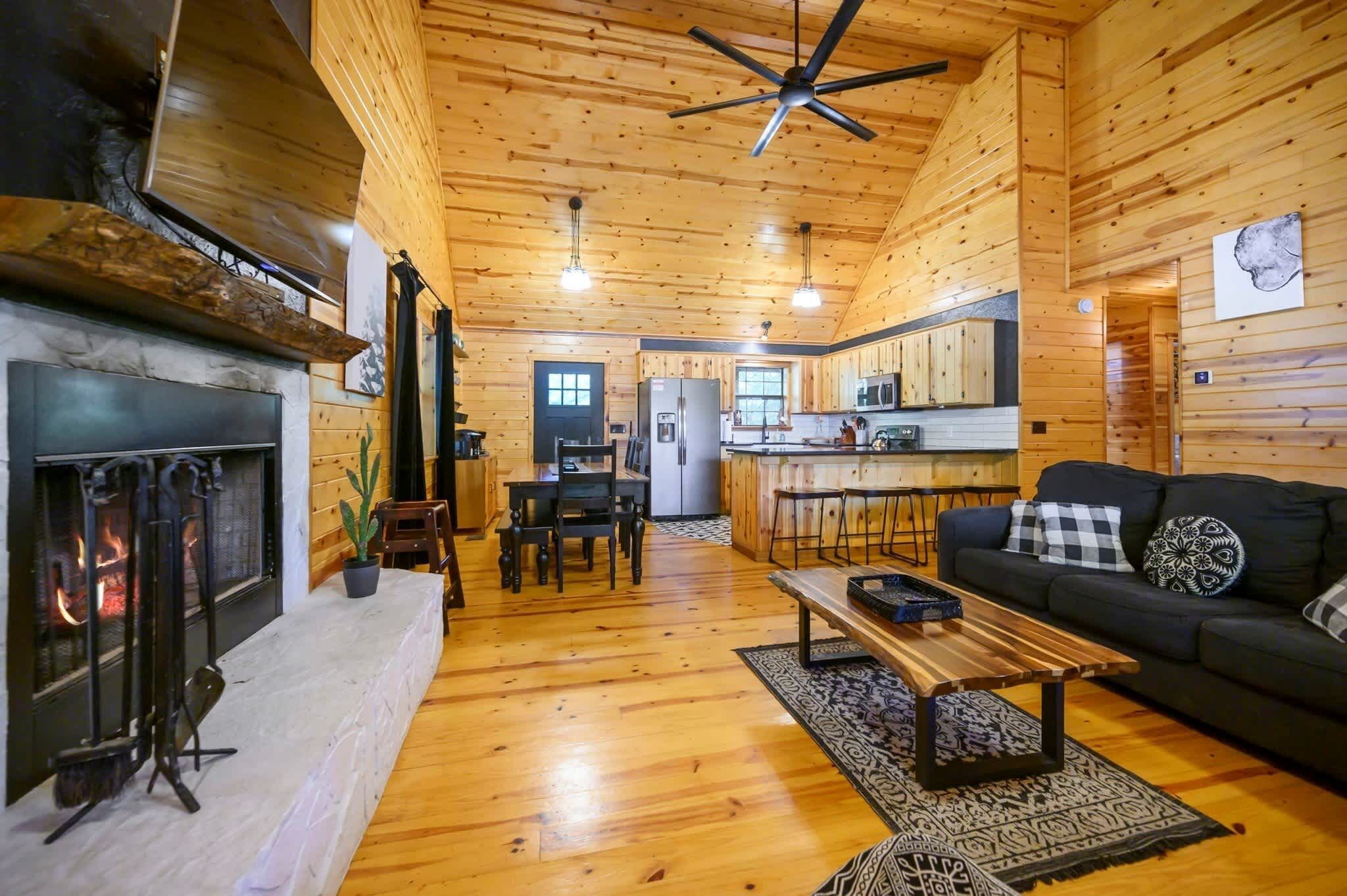 Cabin, Multiple Beds, Hot Tub, Mountain View (Kalo Cabin) | Living area | 42-inch flat-screen TV with digital channels, fireplace