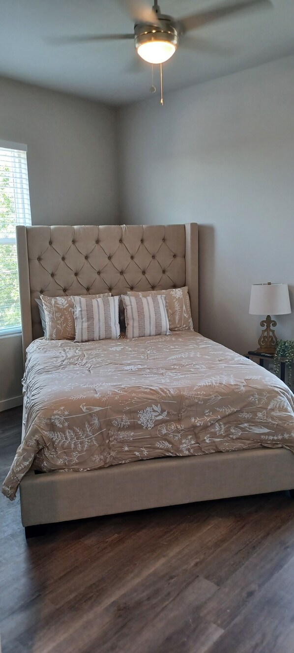 2 bedrooms, iron/ironing board, WiFi, bed sheets