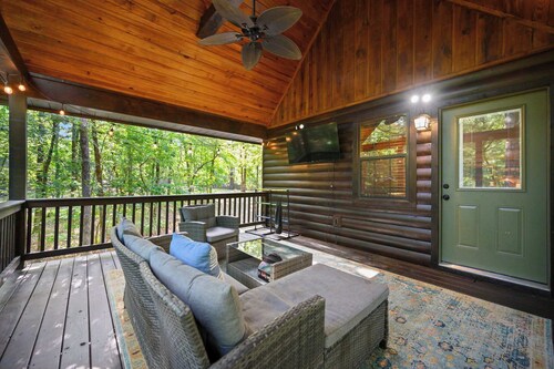 Sunset Ridge Cozy Cabin for 6