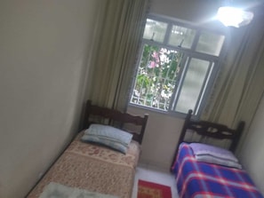 4 bedrooms, free WiFi, bed sheets, wheelchair access