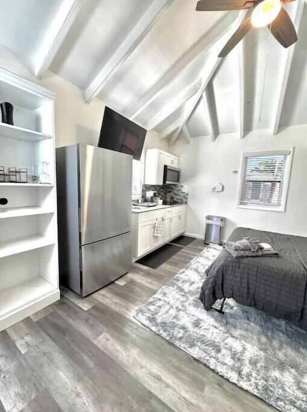 1 bedroom, iron/ironing board, bed sheets