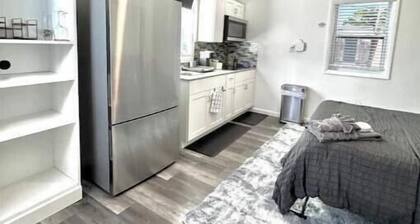 Cozy 6- Bedroom in the heart of Frederiksted