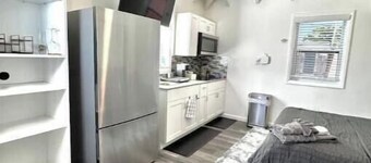 Cozy 6- Bedroom in the heart of Frederiksted
