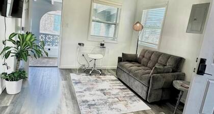 Cozy 6- Bedroom in the heart of Frederiksted