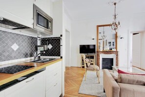 Fridge, microwave, dishwasher, coffee/tea maker