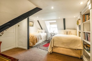 3 bedrooms, WiFi, bed sheets