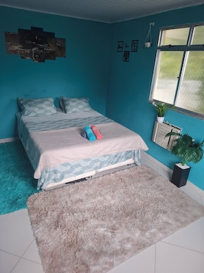 3 bedrooms, iron/ironing board, free WiFi, bed sheets