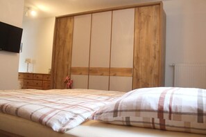 2 Schlafzimmer, Bügeleisen/Bügelbrett, kostenloses WLAN, Bettwäsche