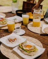 Se sirven almuerzos (con vistas a la playa)