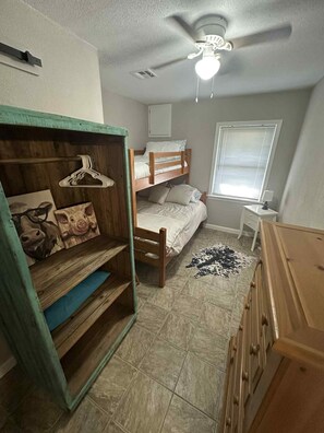 3 Schlafzimmer, Bügeleisen/Bügelbrett, Reisekinderbett, kostenloses WLAN