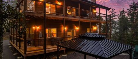 Bañera de hidromasaje al aire libre