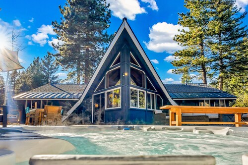 4BR Tahoe Cabin w/ Hot Tub, BBQ & Ping Pong Next to Lake & Paige Meadows Trails