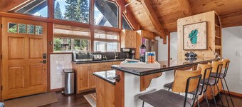 4BR Tahoe Cabin w/ Hot Tub, BBQ & Ping Pong Next to Lake & Paige Meadows Trails