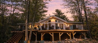 Peaceful Year-Round Lakefront Getaway Nickel Lake