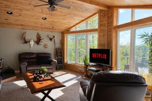 Smart TV, fireplace