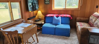 Cabin in wooded setting, safe, charming, Thumb Lake, Snowmobile, icefish, Boyne