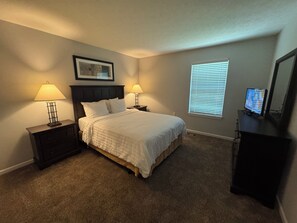 4 bedrooms, iron/ironing board, WiFi, bed sheets