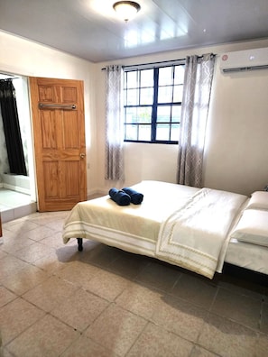 Luxury Apartment, 4 Bedrooms, Patio, Courtyard View