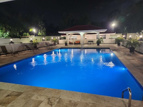 Outdoor pool, open 7:00 AM to 7:00 PM, free cabanas, sun loungers