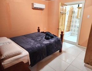 Luxury Apartment, 3 Bedrooms, Patio, Courtyard View | Iron/ironing board, free WiFi, bed sheets