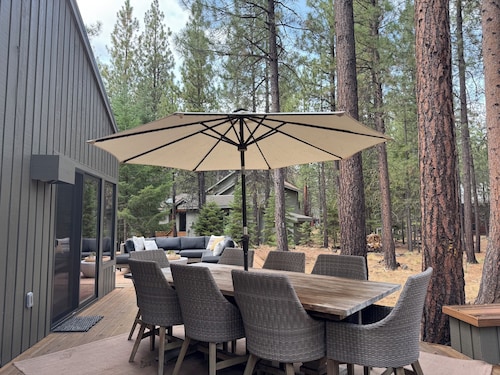 Newly renovated cozy cabin in charming Black Butte Ranch