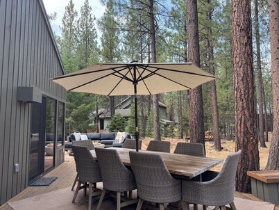 Newly renovated cozy cabin in charming Black Butte Ranch