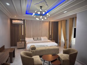 Egyptian cotton sheets, premium bedding, down duvets, Tempur-Pedic beds - Bespoke Terraces (Benin City)