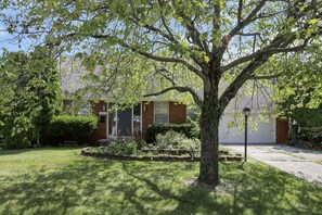 Exterior - Columbus Central Cottage (Columbus)
