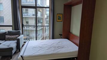 1 chambre, fer et planche Ă repasser, Wi-Fi gratuit, draps fournis