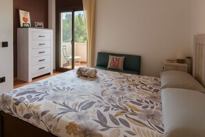 3 bedrooms, WiFi, bed sheets
