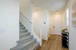 Interior - Modern Cozy Vegas Home-5bd 3ba (Enterprise)