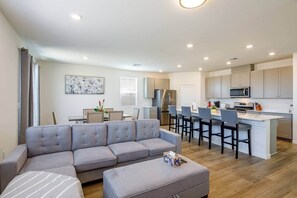 TV - Modern Cozy Vegas Home-5bd 3ba (Enterprise)