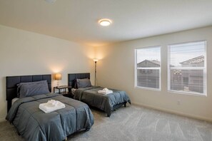 5 室のベッドルーム、WiFi、ベッドシーツ