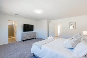 5 chambres, fer et planche à repasser, Wi-Fi, draps fournis