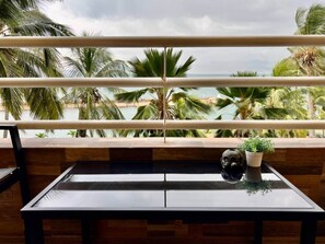 Property grounds - Premium Lecheria | Oceanfront, Pool, and Relaxation (Lecheria)