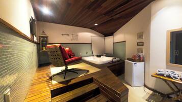 Deluxe Studio Suite, Balcony, Garden View | Blackout drapes, iron/ironing board, free WiFi