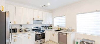Vegas Small Warm Homestay 3 BR