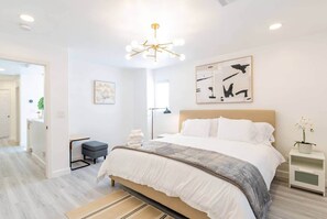 3 bedrooms, iron/ironing board, WiFi, bed sheets