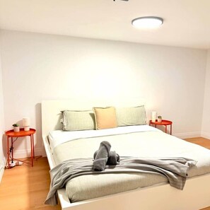 5 Schlafzimmer, Bügeleisen/Bügelbrett, WLAN, Bettwäsche