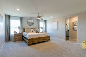 4 bedrooms, iron/ironing board, WiFi, bed sheets