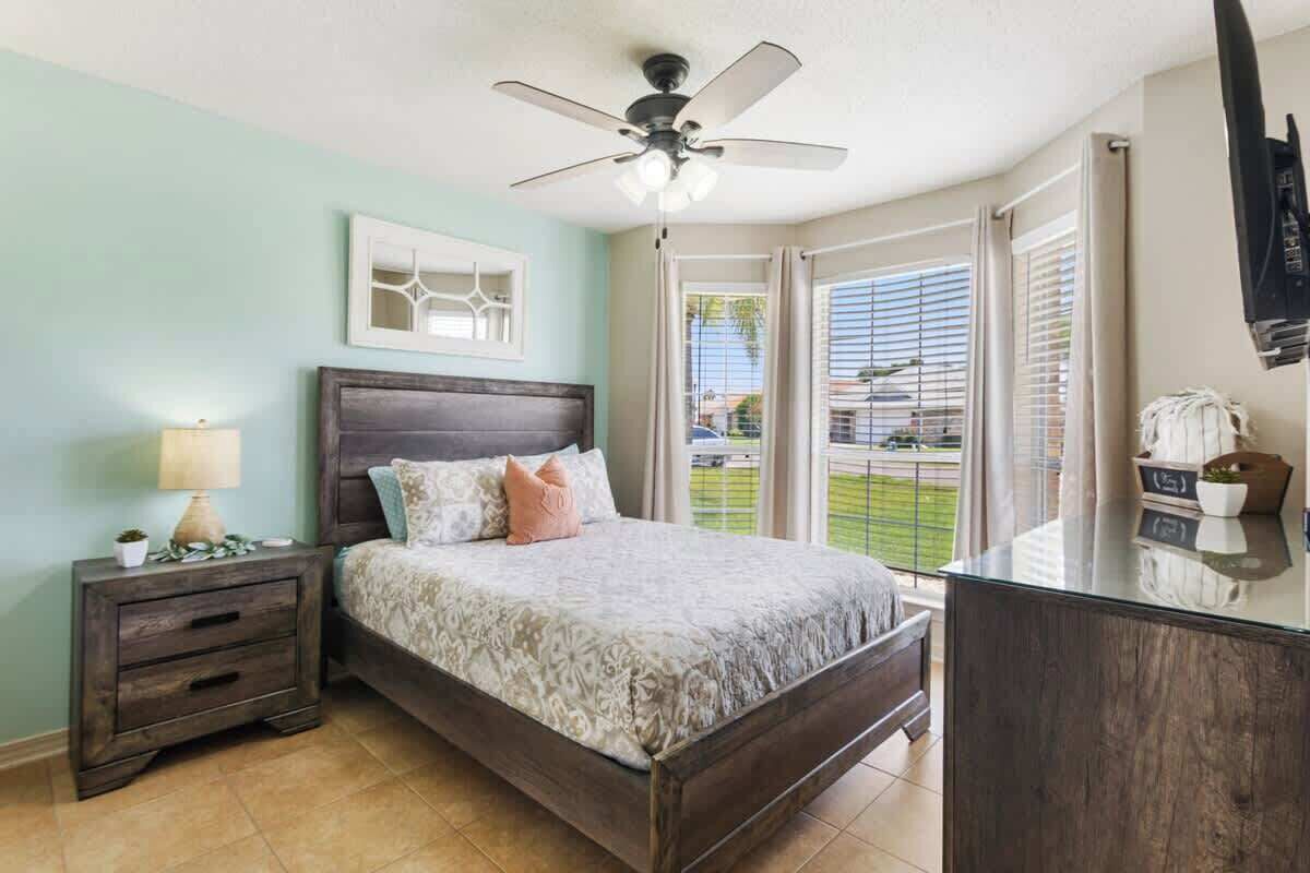 4 bedrooms, iron/ironing board, travel crib, free WiFi