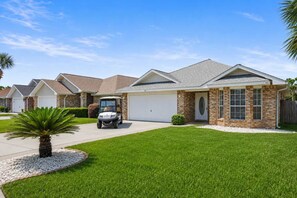 Exterior - Miramar Beach, Heated Pool + Splash Pad, Golf Cart (Miramar Beach)