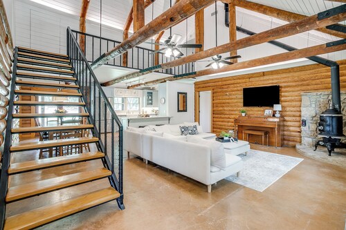 Spacious 4BR Cabin Retreat w/ Modern Upgrades, Peaceful Trees & Near Lake