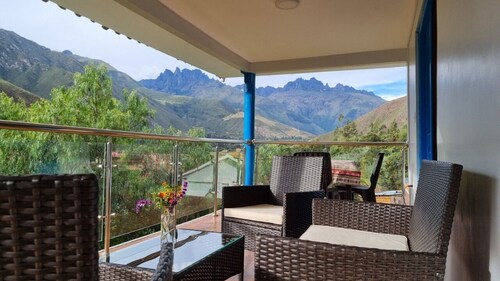 Total disconnection in the Sacred Valley, jacuzzi among mountains
