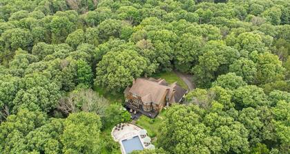 Luxury 9BR Retreat w/Pool & Hot Tub